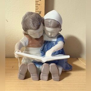B & G Denmark figurine. Vintage. Reading boy and girl. Porcelain.